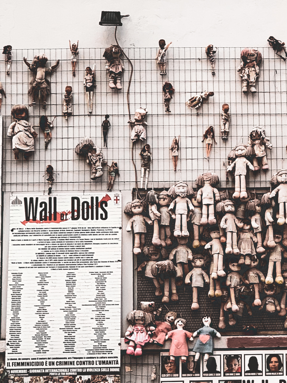 Wall of Dolls - Milano